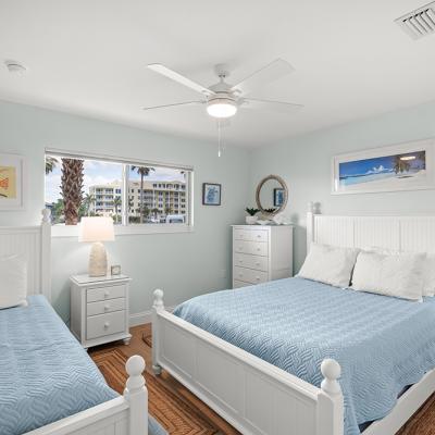 25 Guest Bedroom